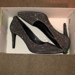 MK BLACK HEELS